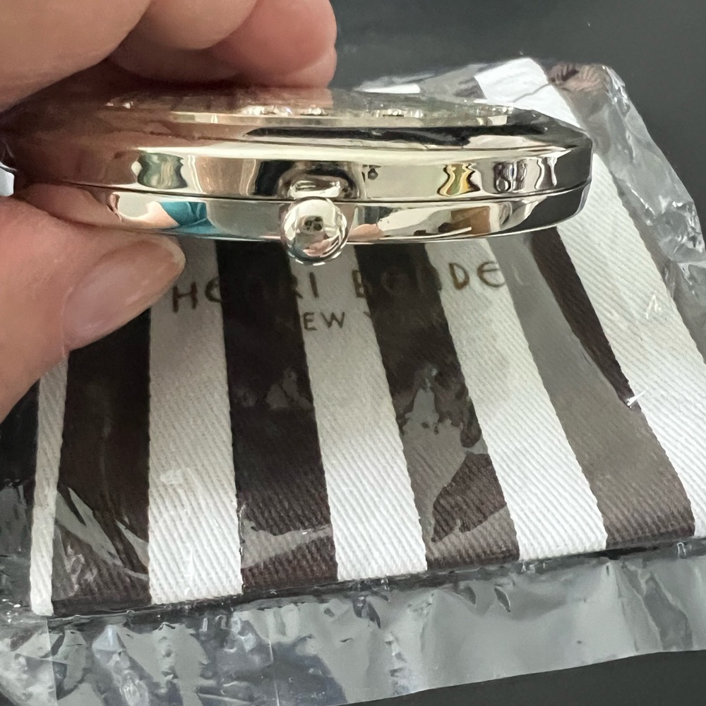 HENRI BENDEL 2 SIDED COMPACT MIRROR with SWAROVSKI CRYSTALS. - Picture 3 of 9
